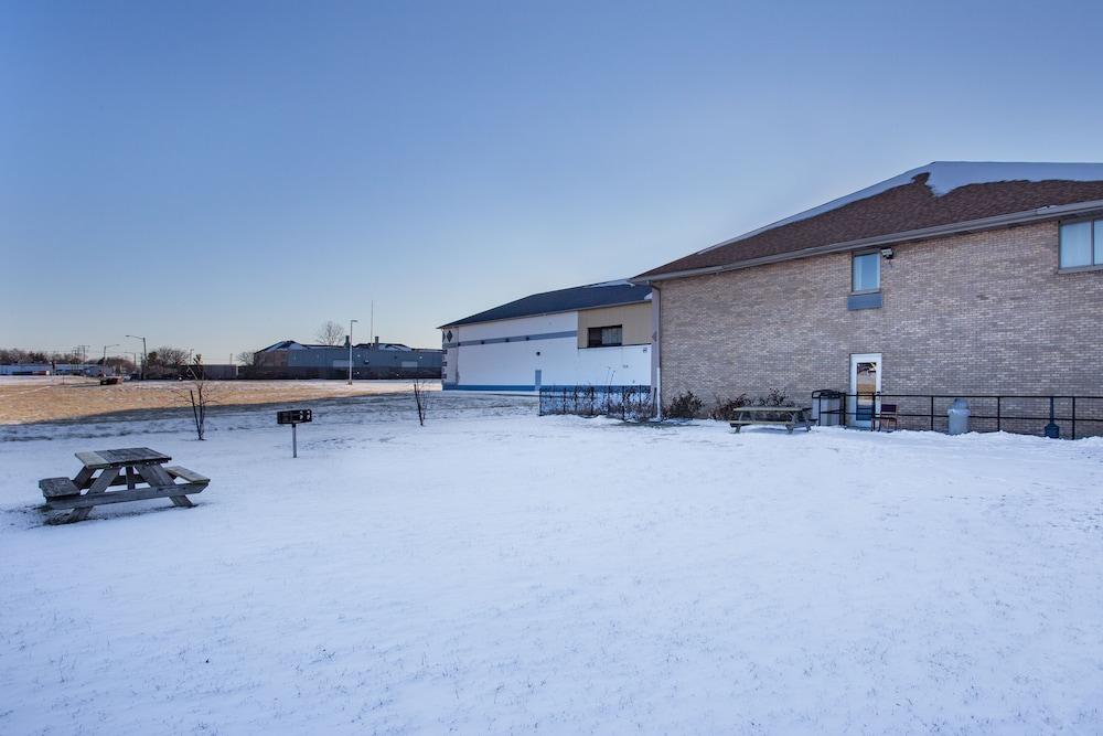 Super 8 By Wyndham Kokomo Eksteriør bilde